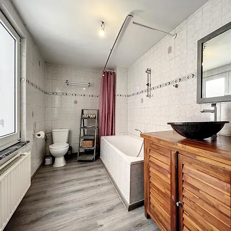 Dans Duplex ホームステイ